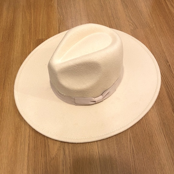 Accessories - Wide Brim Felt Hat - NWOT